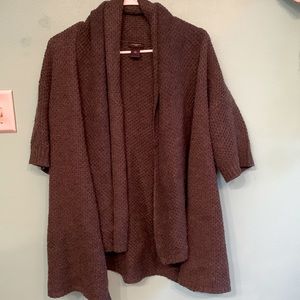 Half sleeve, versatile open sweater great for layering